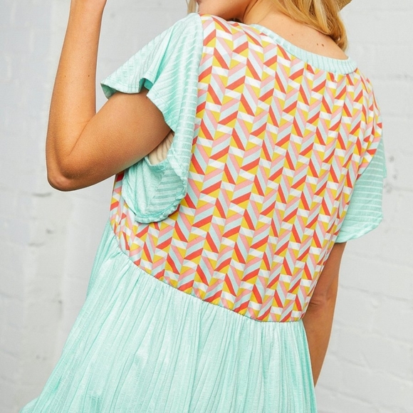 GEO YOKE RUFFLE SLEEVE RIB BABYDOLL TOP - Picture 2 of 4